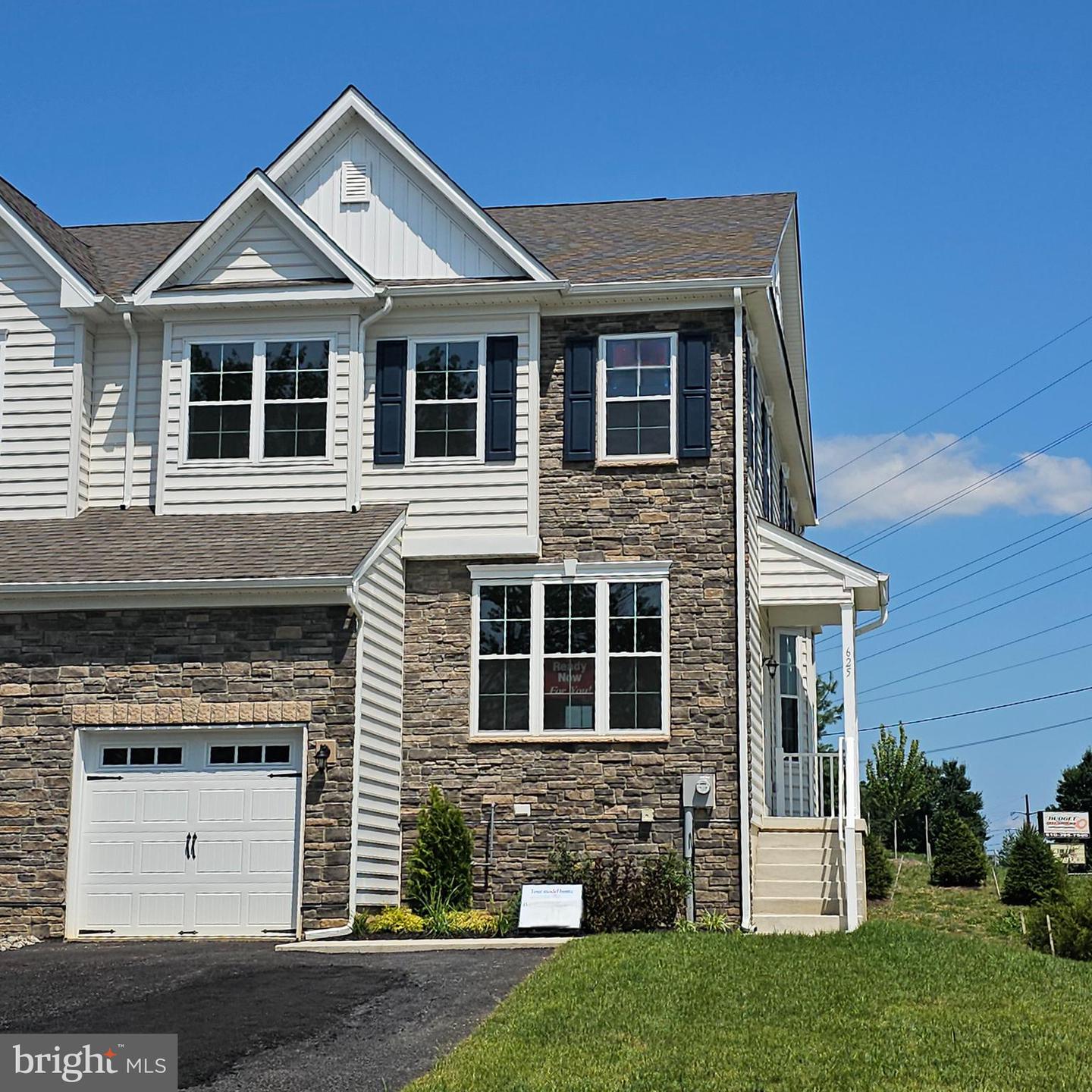625 Fountain View Cir — photo