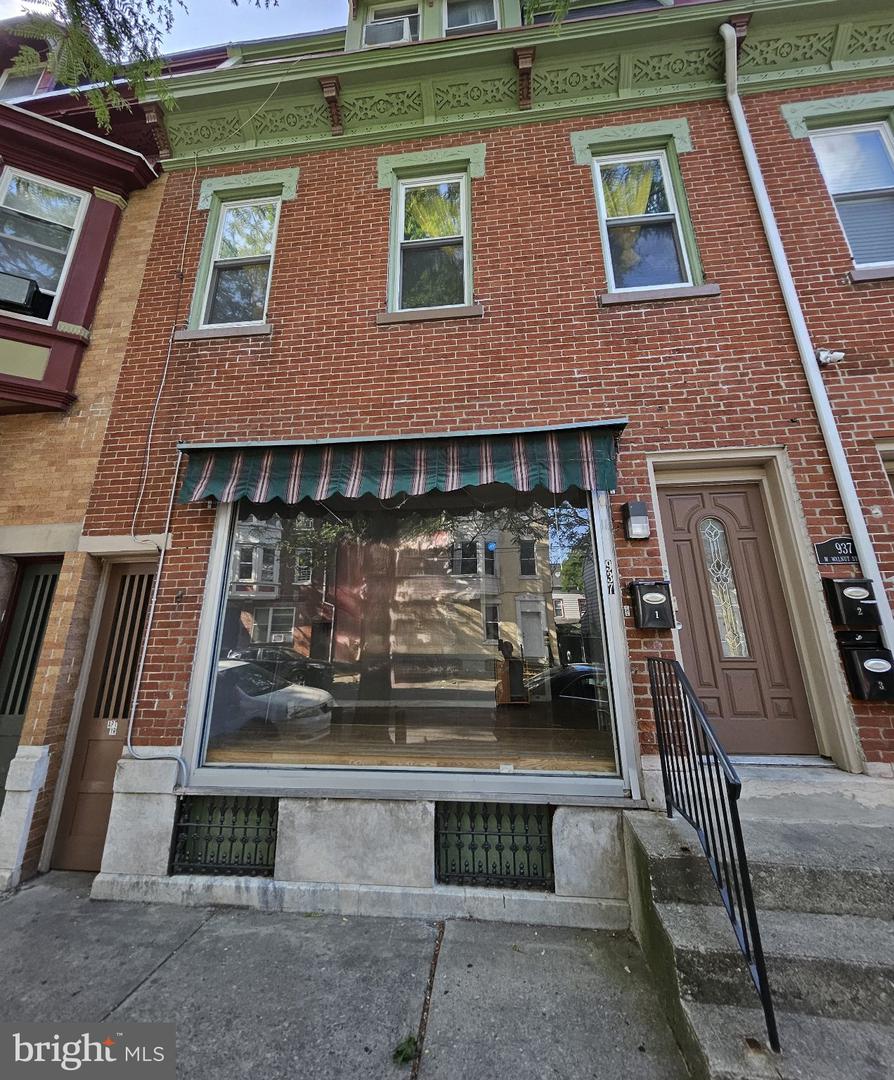 937 W Walnut St #C1 — photo