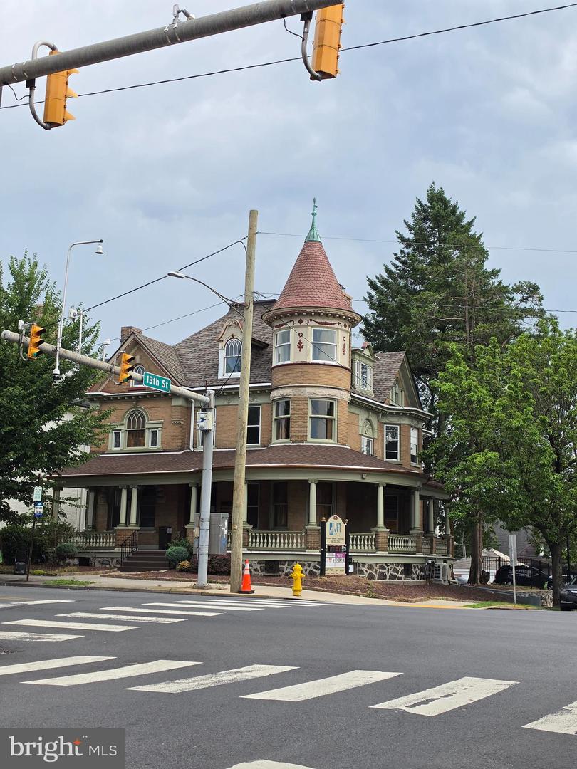1248 W Hamilton St — photo