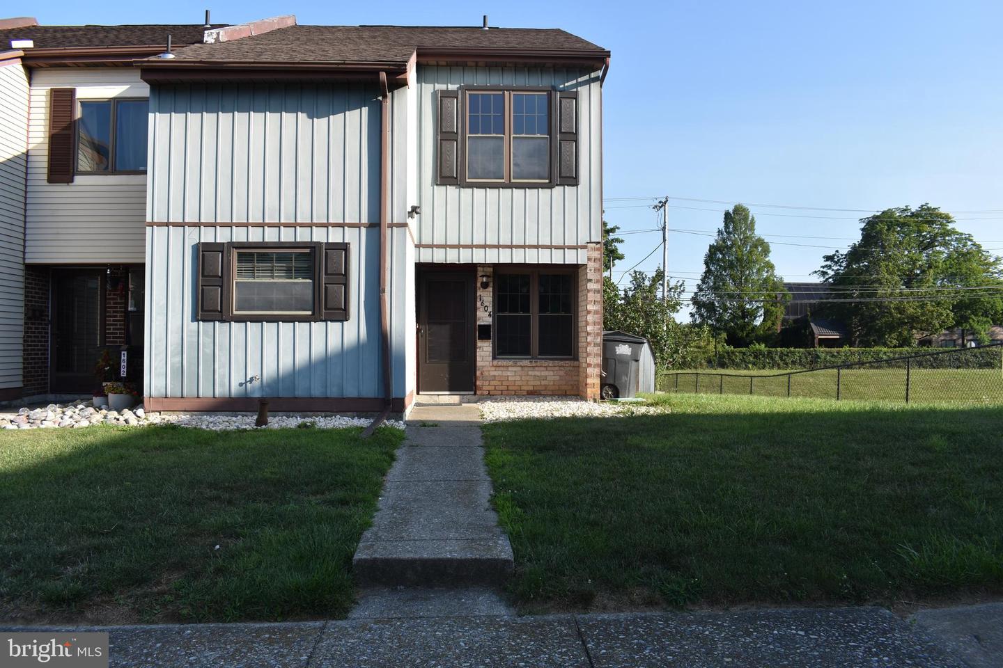 1604 Shenandoah Ct — photo