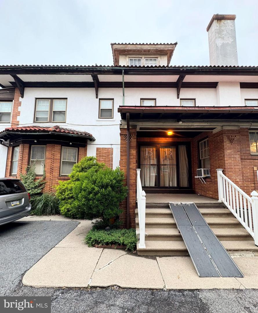 1310-1314 W Hamilton St — photo