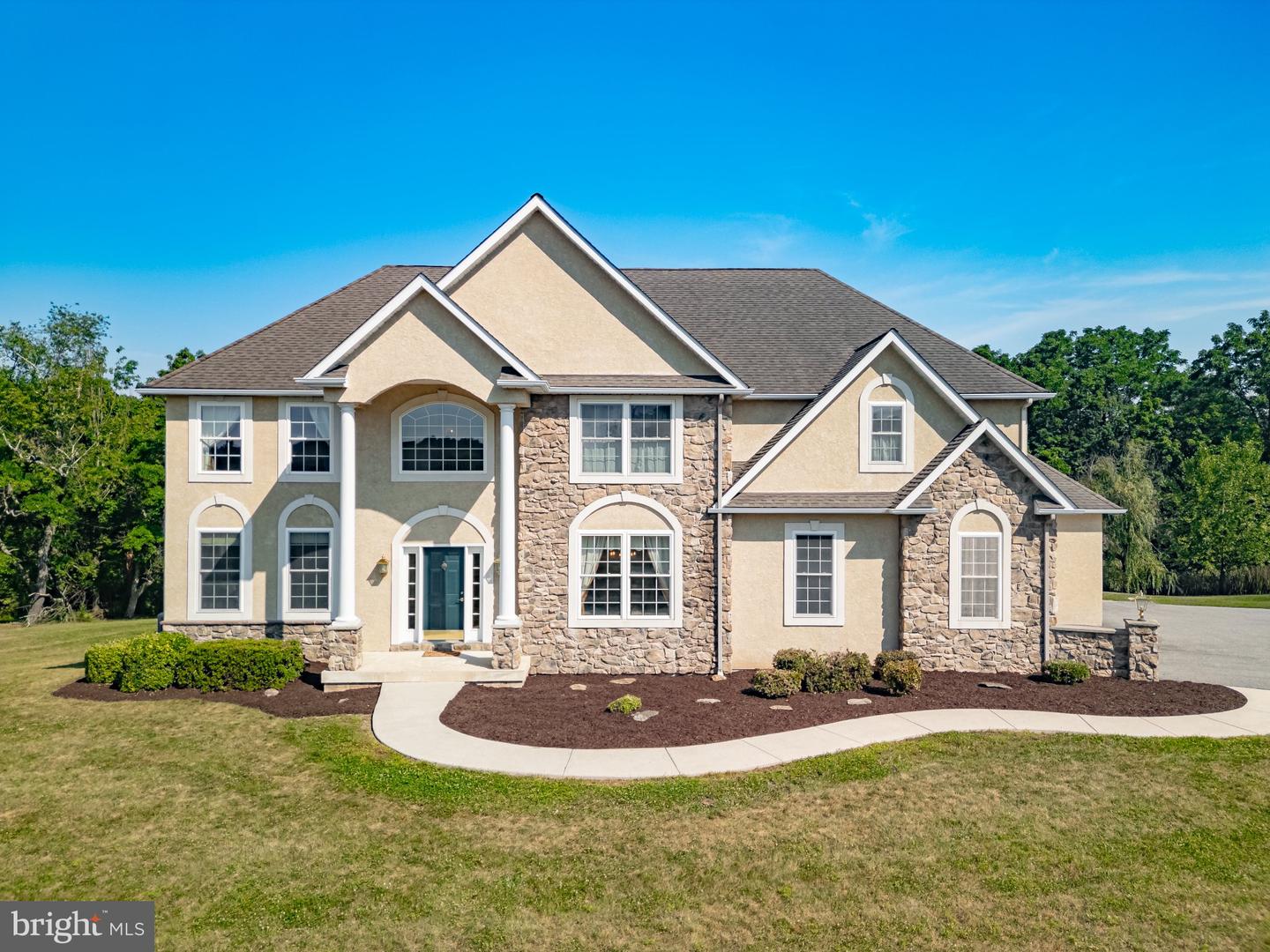 3940 Whitetail Ct — photo