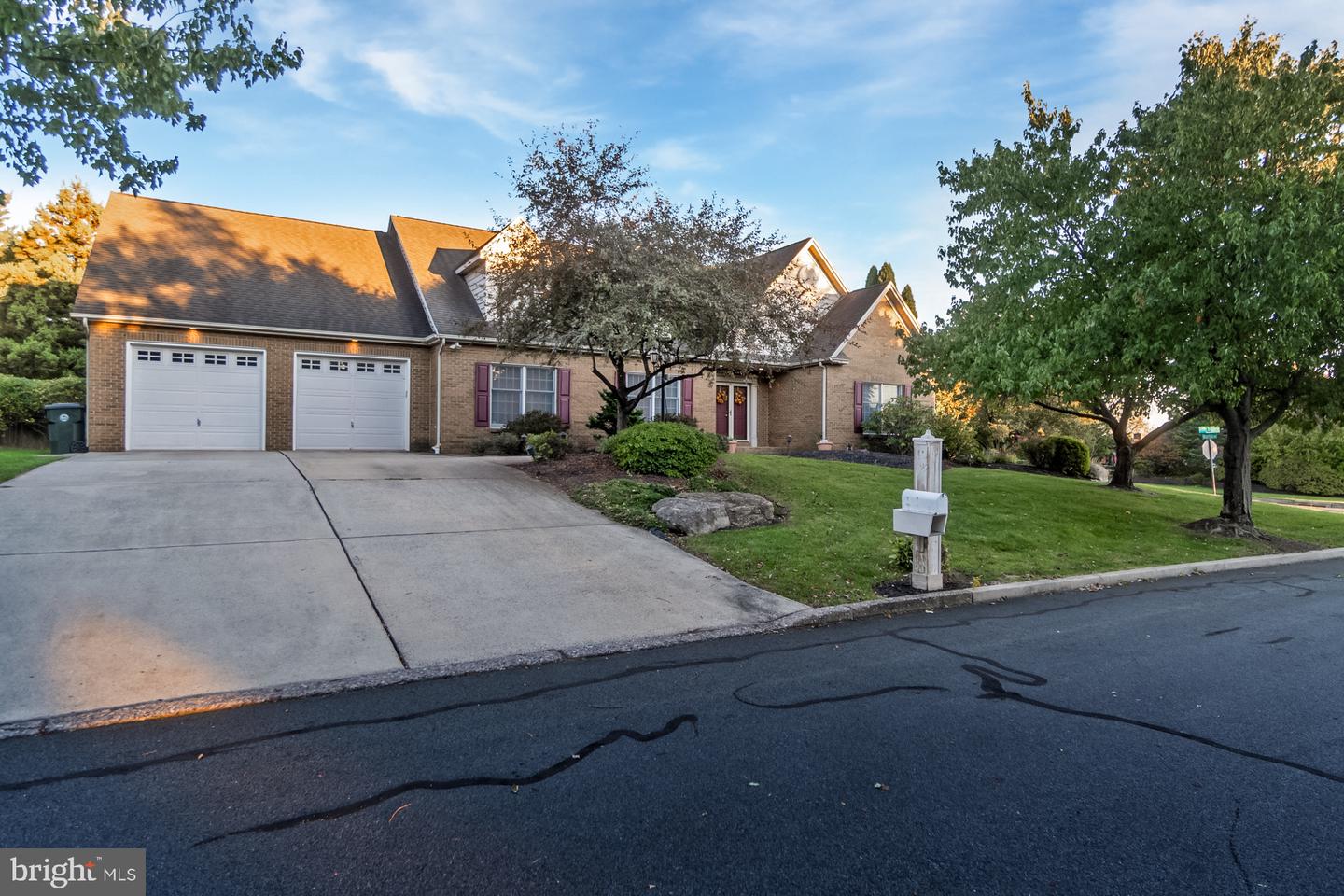 5730 Ricky Ridge Trail, Orefield, PA 18069 — photo 2