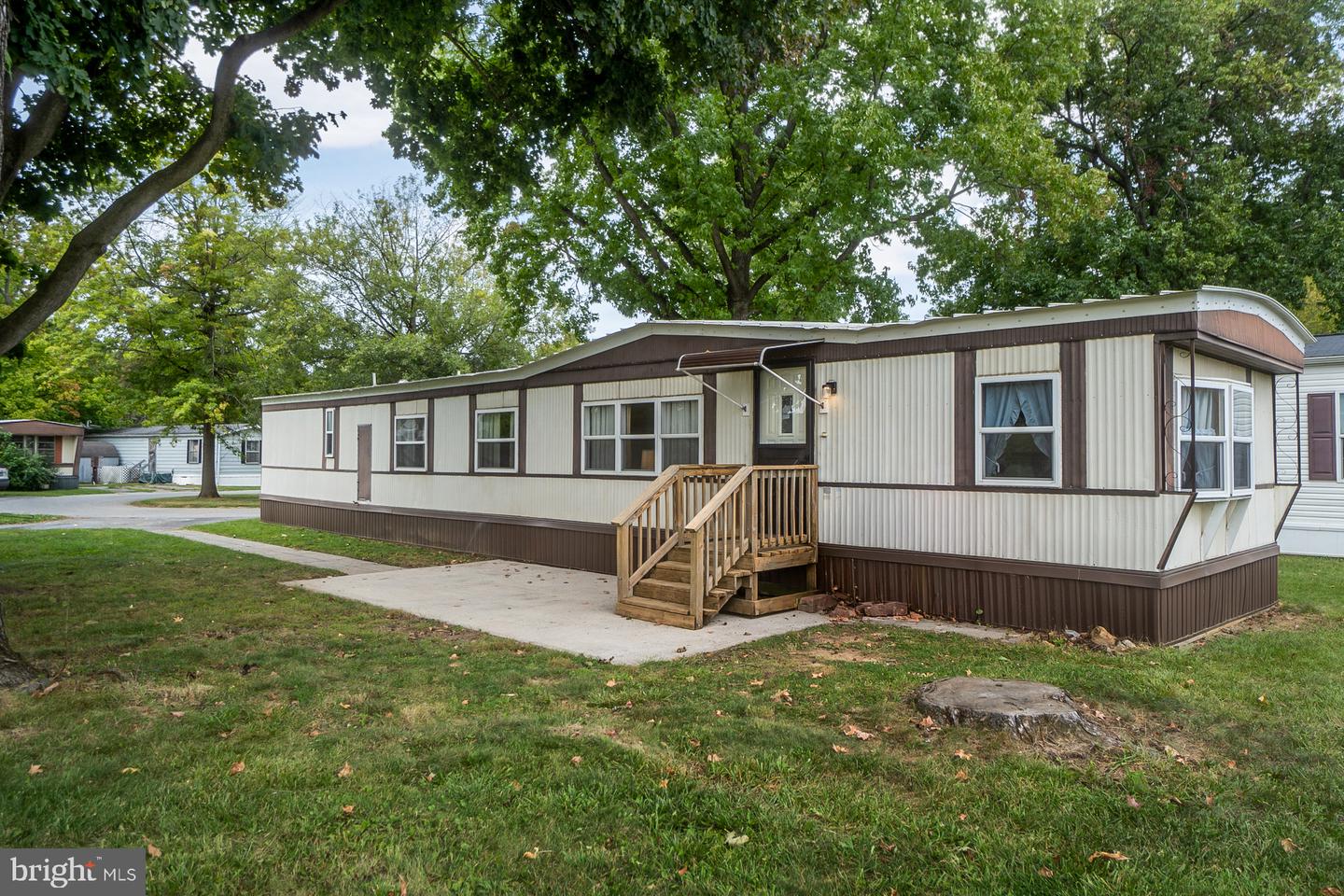 8721 Turkey Ridge Rd — photo