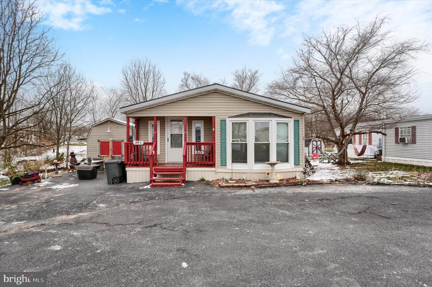 24-24A Reo Dr — photo