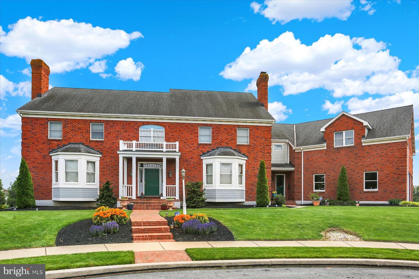 324 W Orchard Dr — photo