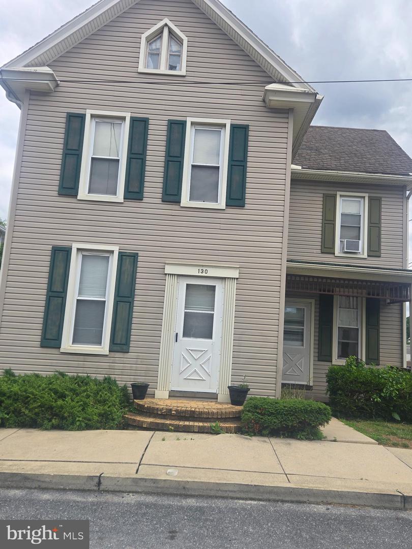 130 N Railroad St — photo