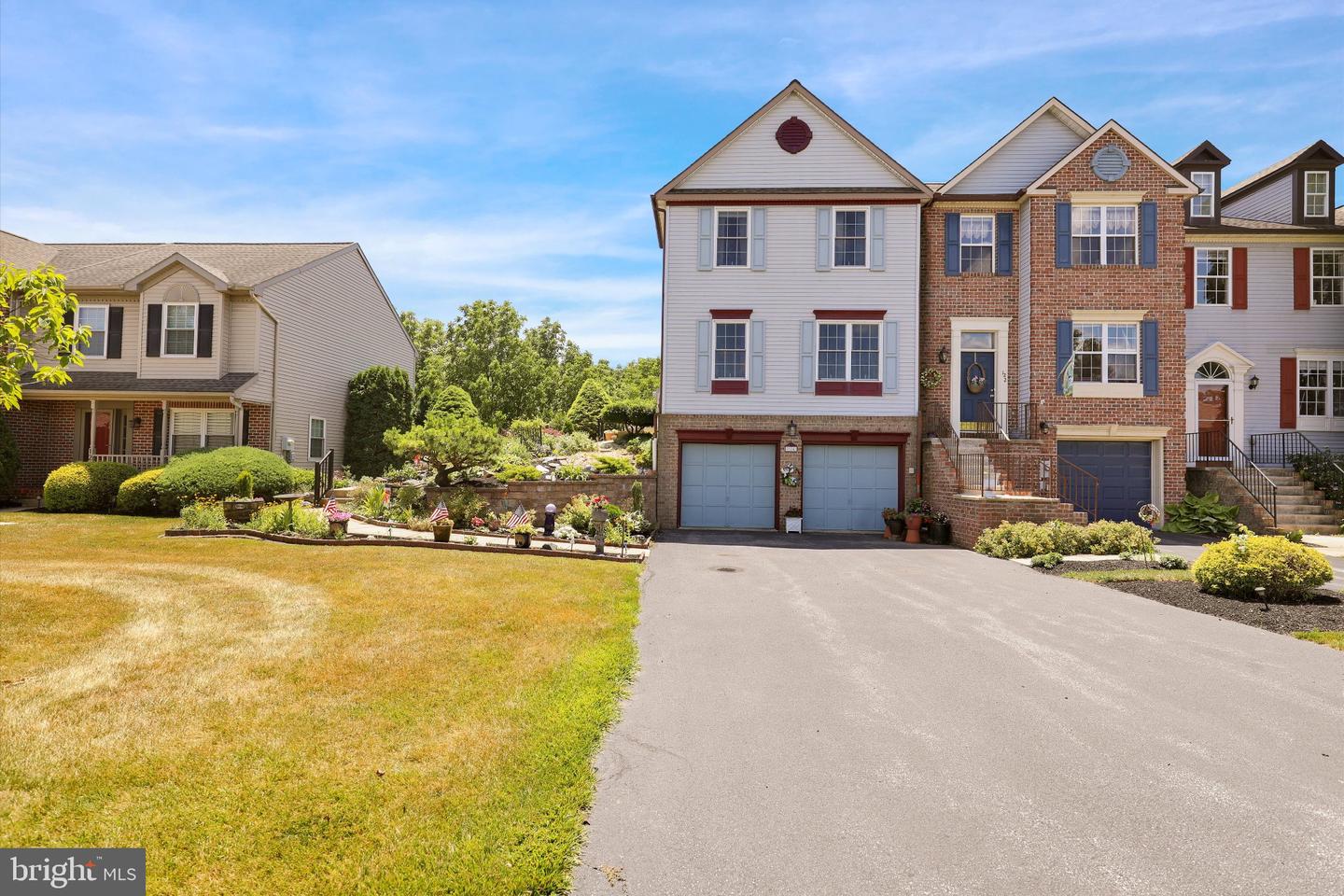 124 Spruce Ct U-0004 Ct — photo
