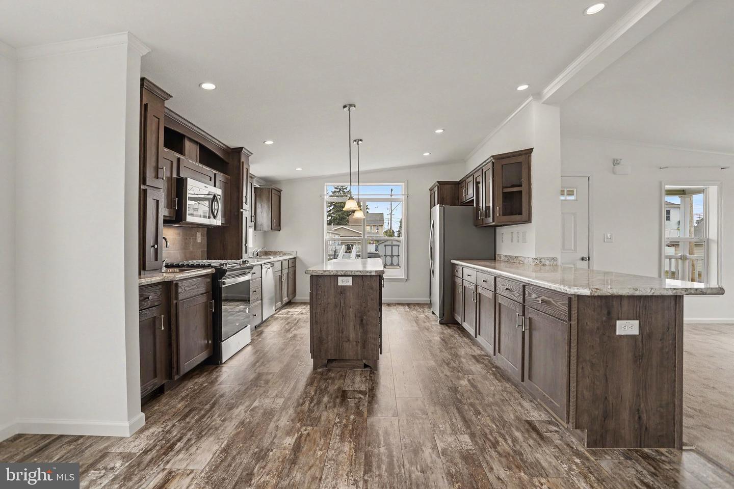 4 Evergreen Aly — photo