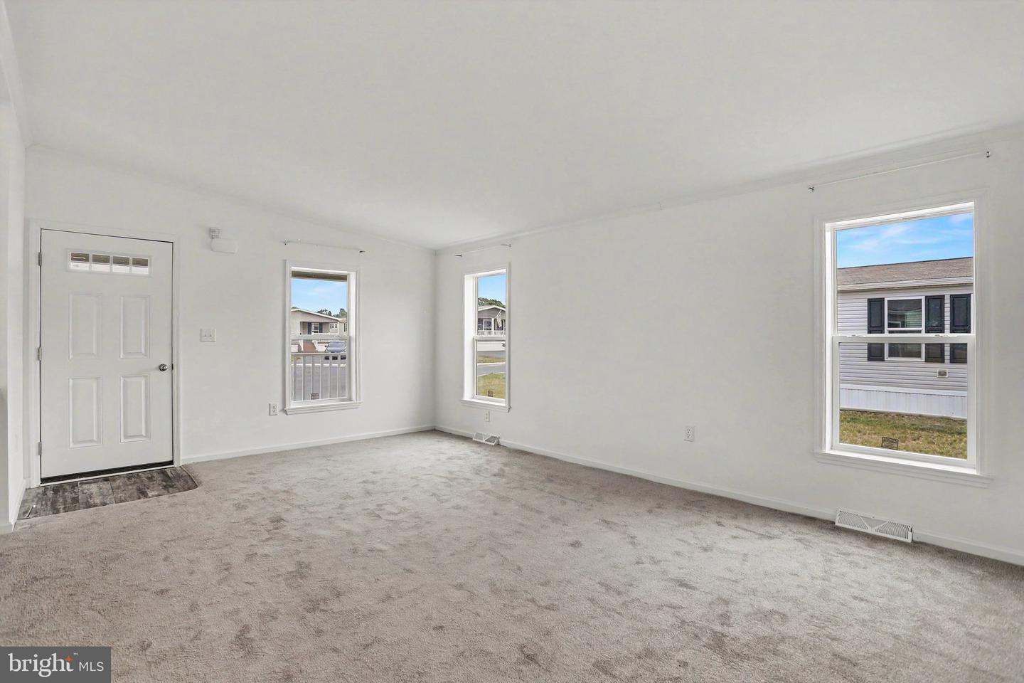 12 Evergreen Aly — photo