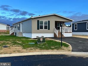 13 Evergreen Aly — photo
