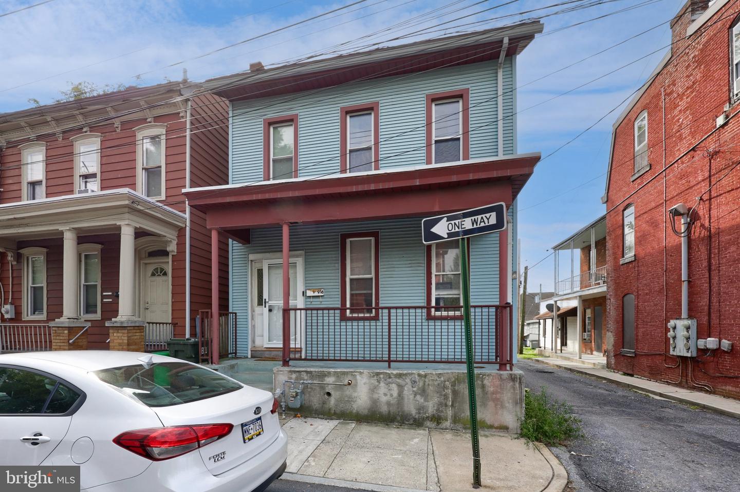 916 Walnut St — photo