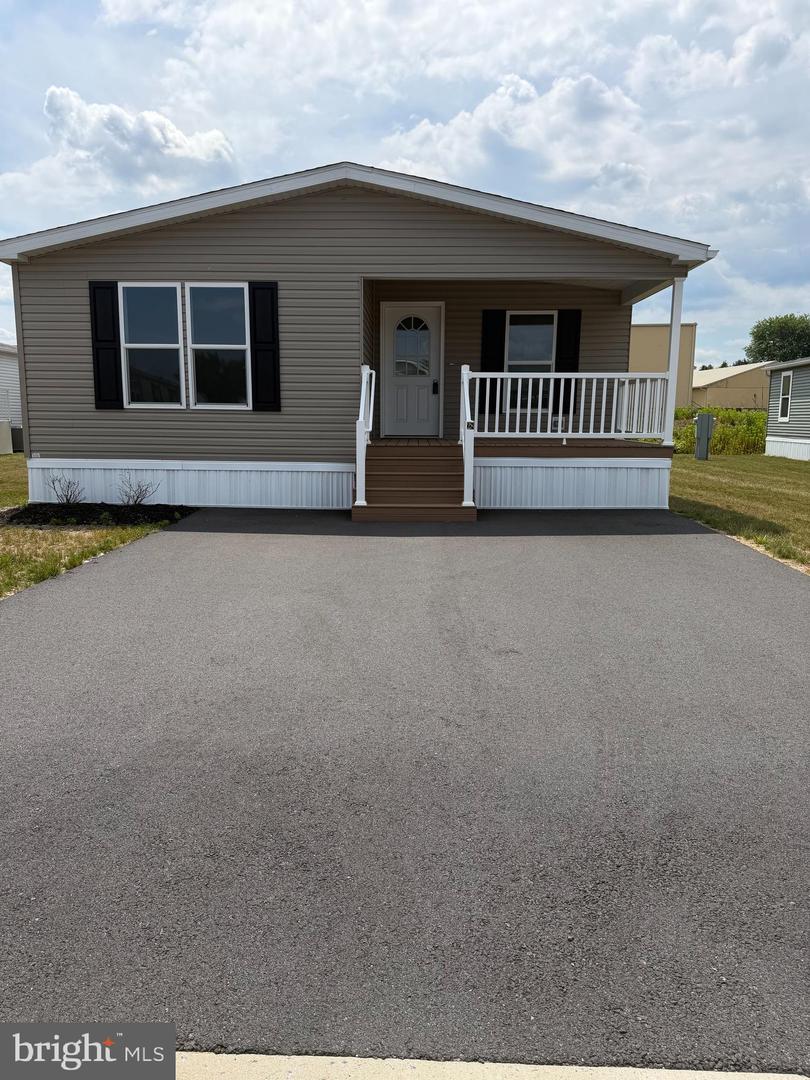 28 Evergreen Aly — photo