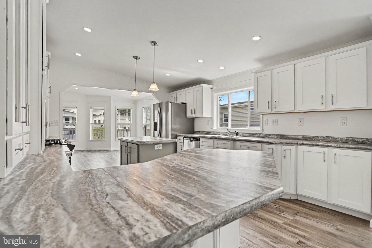52 Evergreen Aly — photo