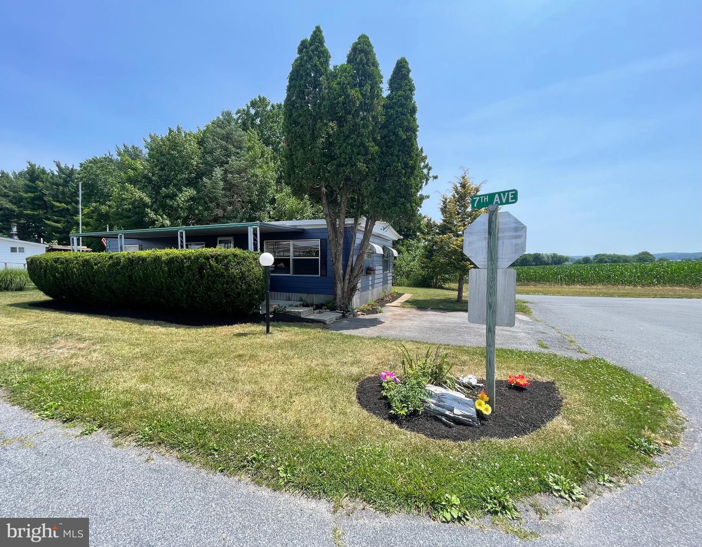 718 Palm City Park — photo
