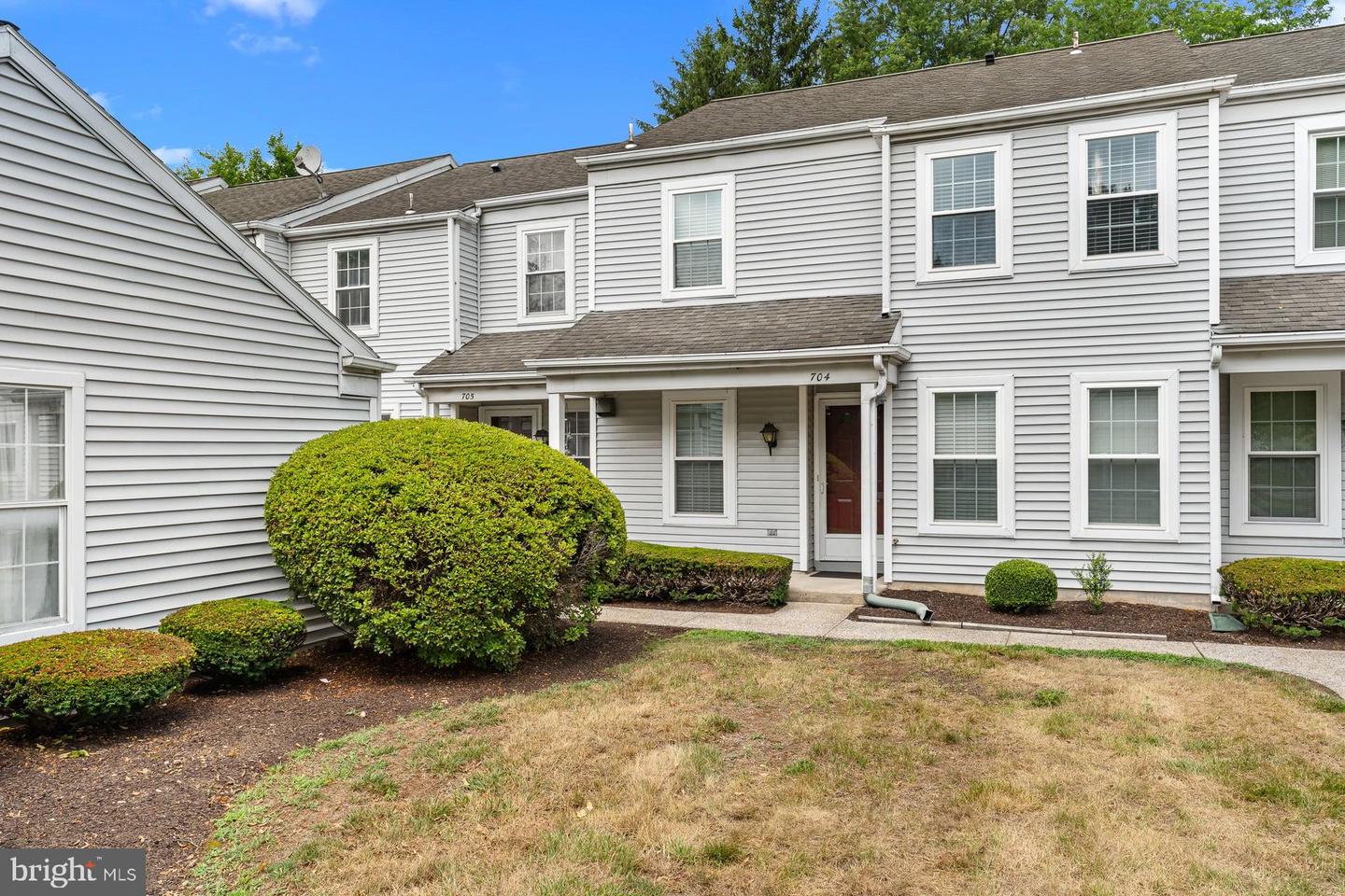 704 Cambridge Ct U-0037 — photo