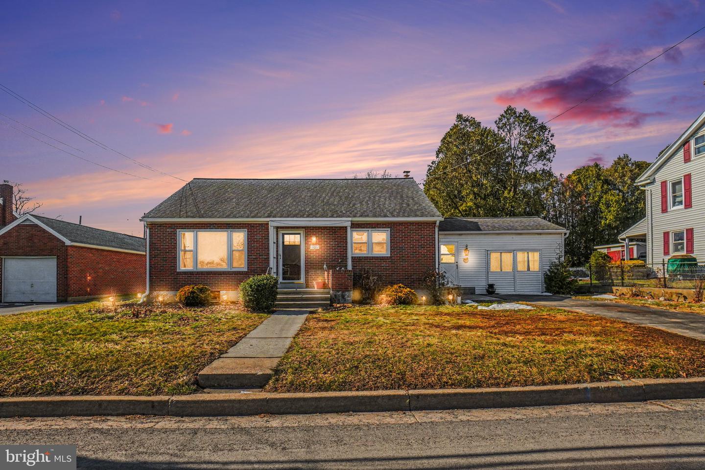 1105 State Dr — photo