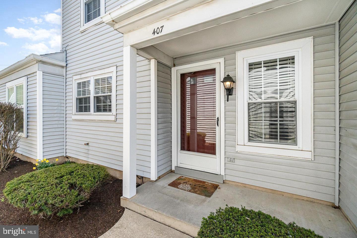 407 Cambridge Ct — photo
