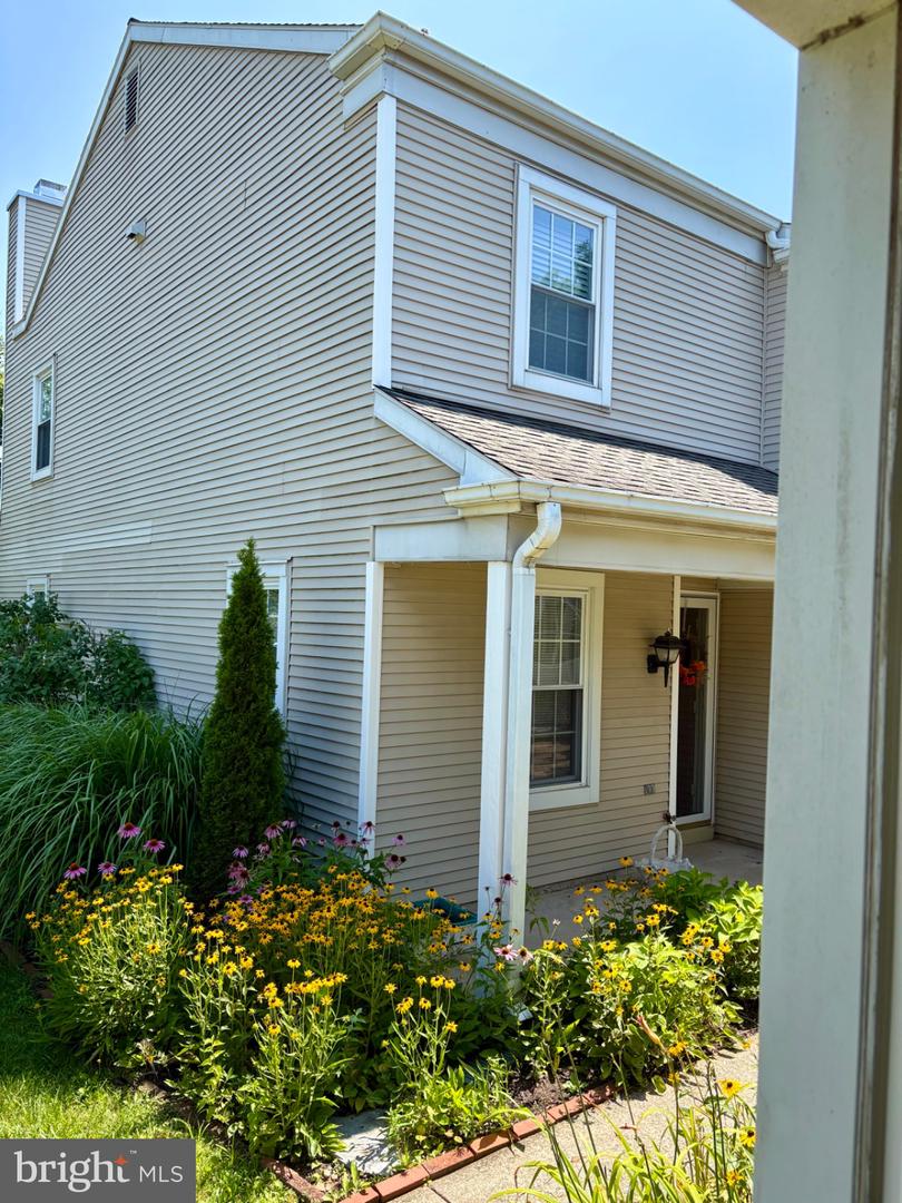 1520 Cambridge Ct — photo