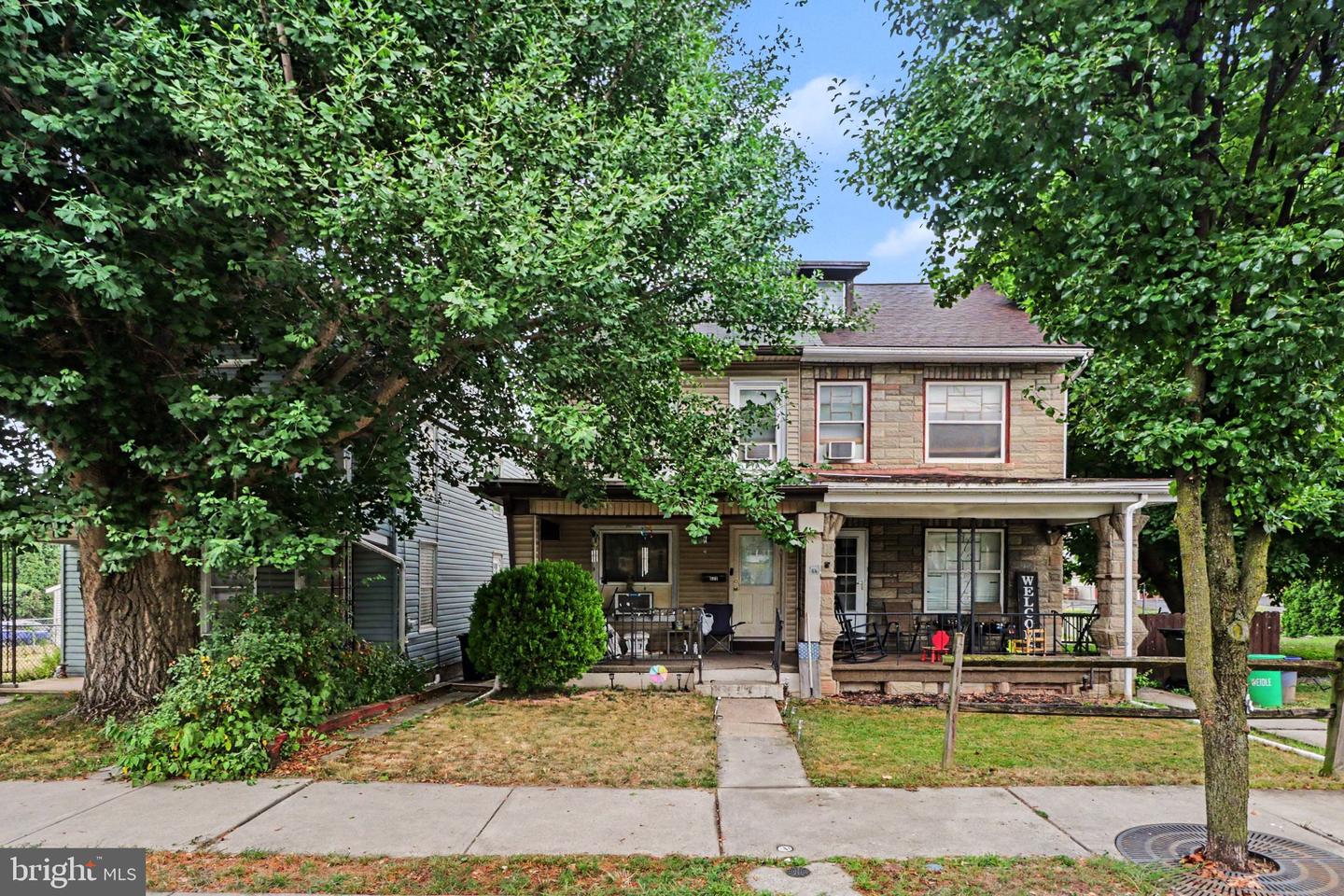 523 E Walnut St — photo
