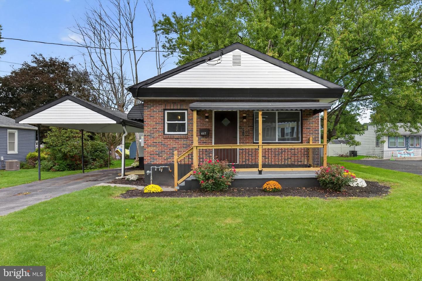 617 E Lehman St — photo