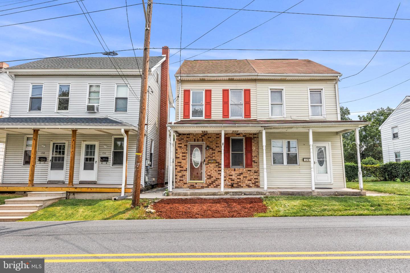 130 E Maple St — photo