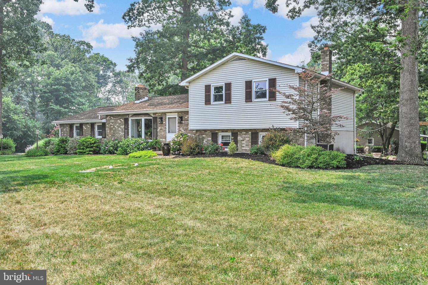 2 Shady Ln — photo