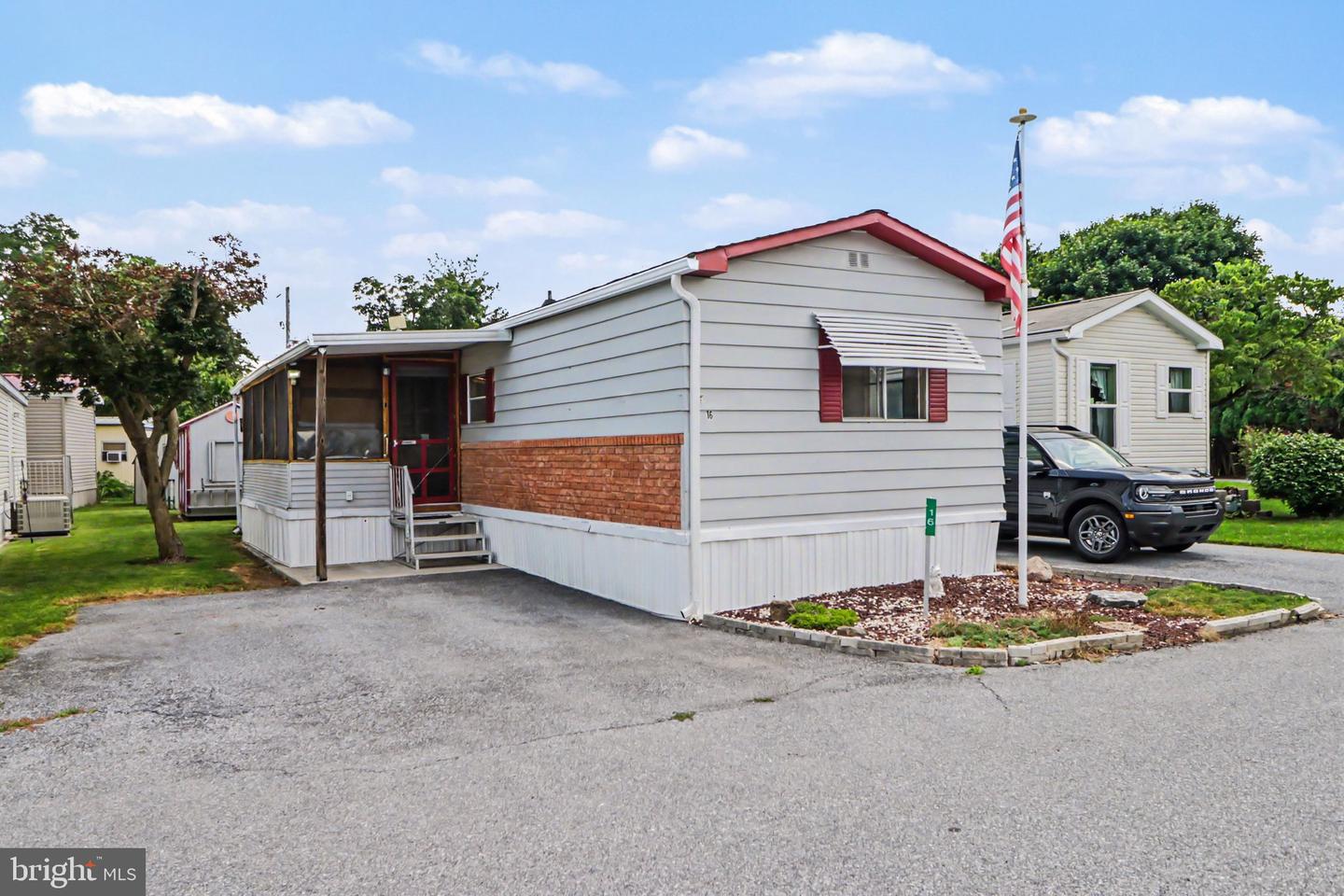 16 Four Little Acres Dr — photo