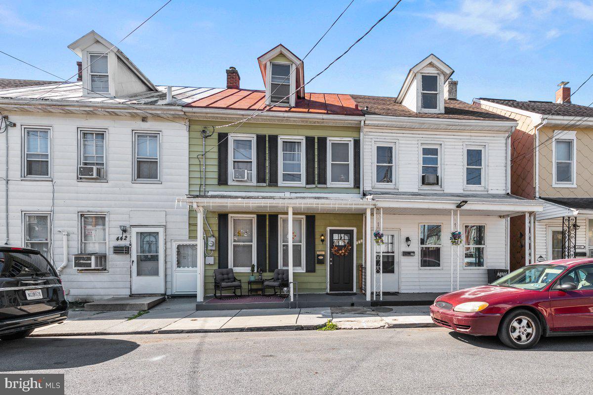 444 Pershing Ave — photo