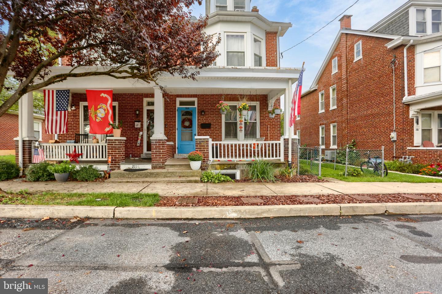 209 S Harrison St — photo
