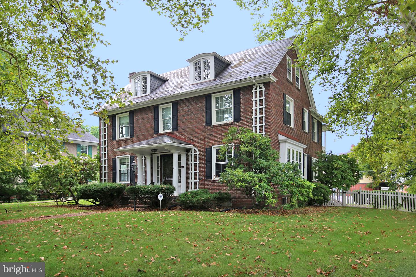 201 Hathaway Park — photo