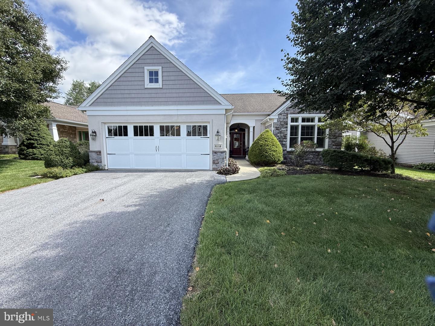 1025 Alden Way — photo