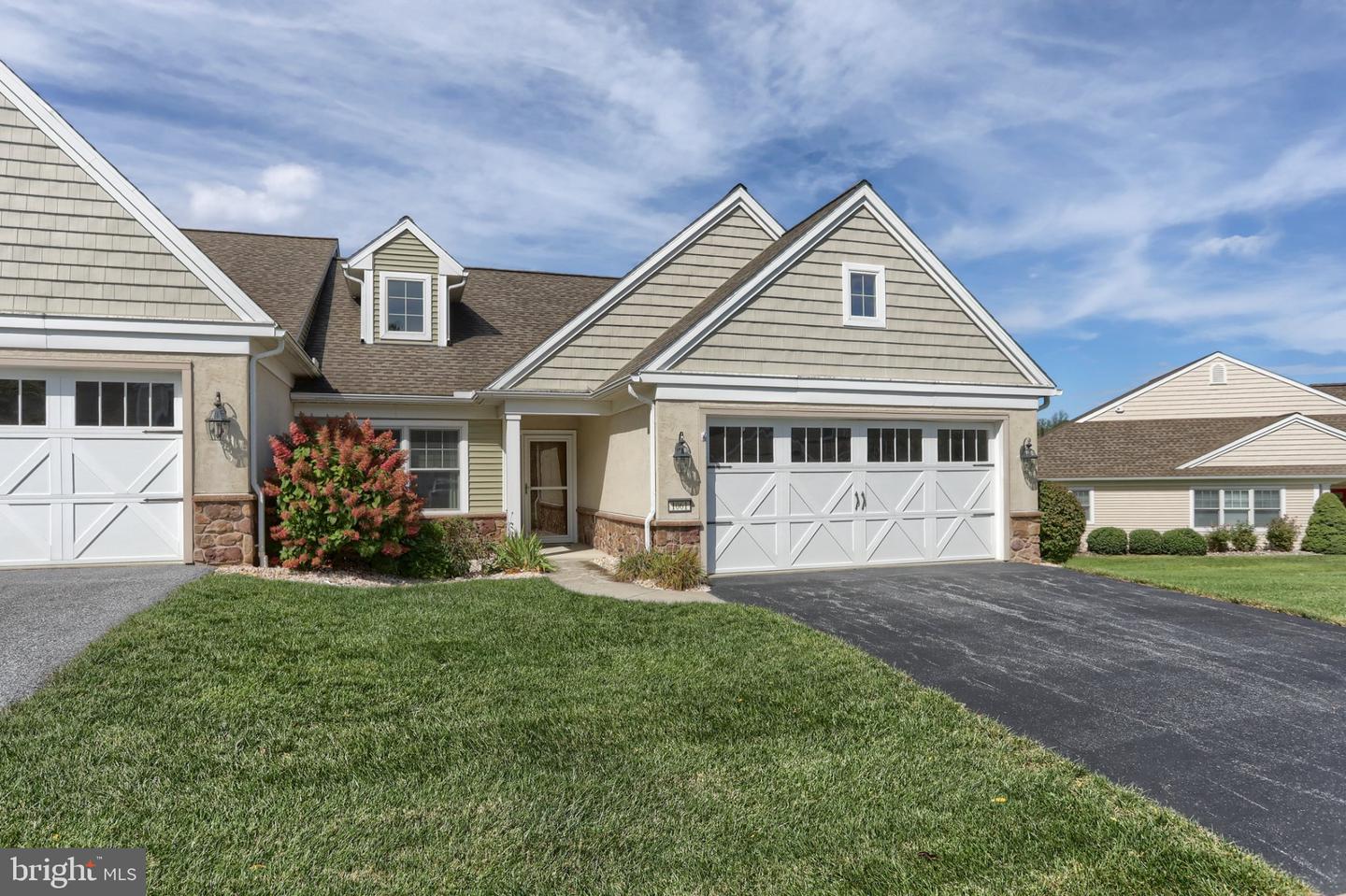 1061 Villa Dr — photo