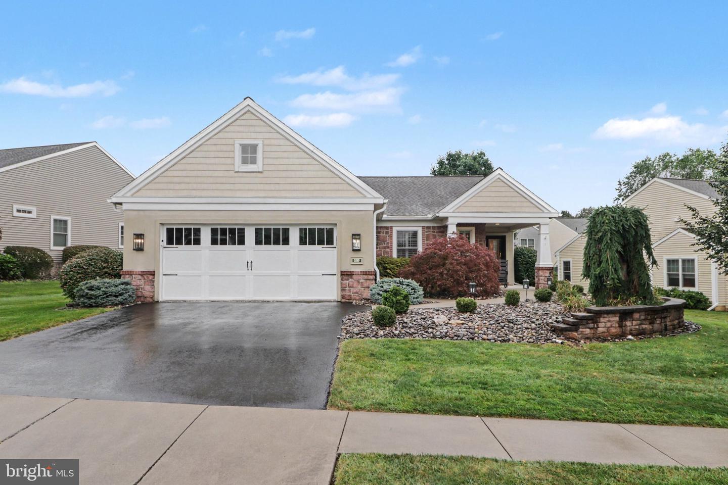 1019 Alden Way — photo