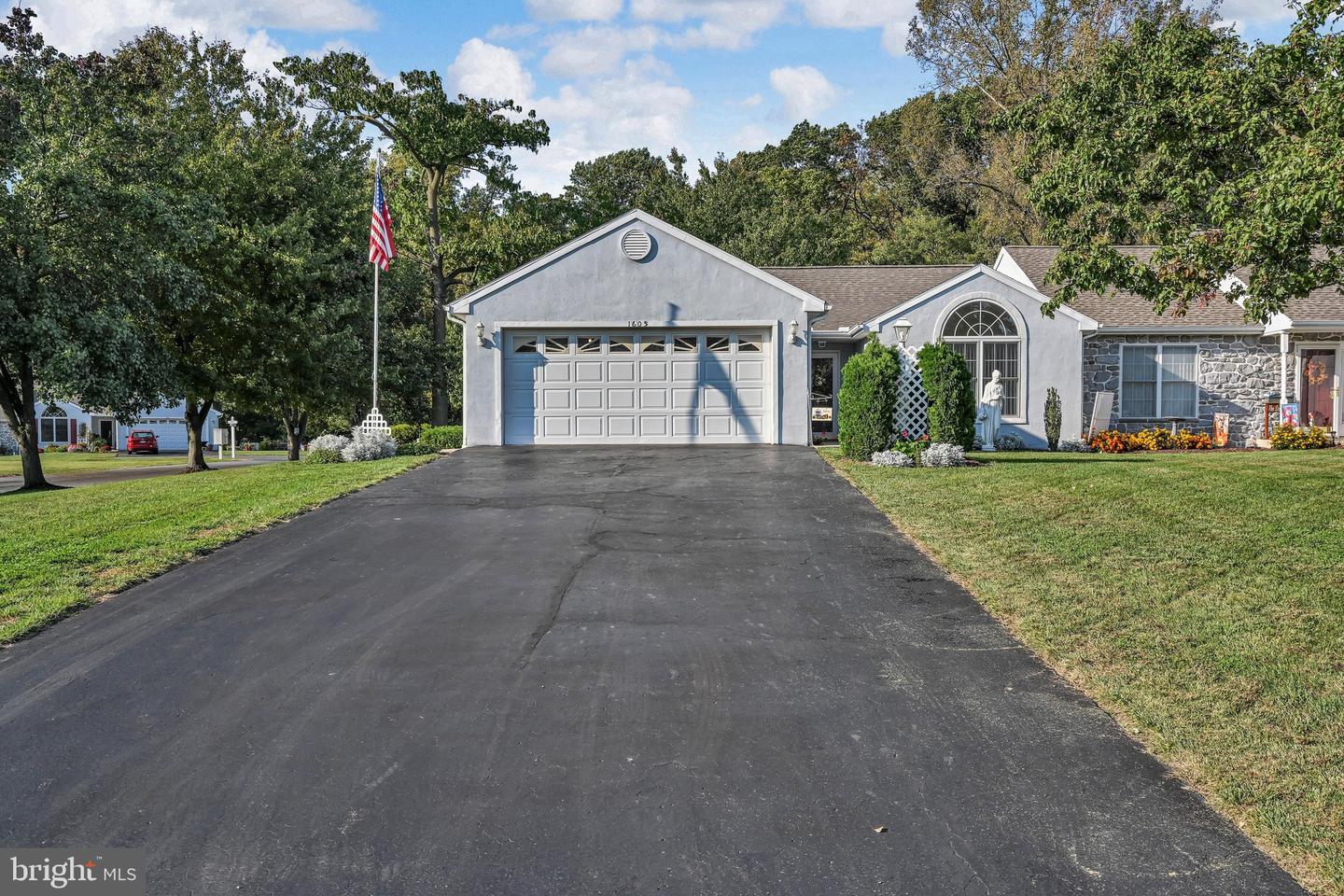 1605 Berry Dr — photo