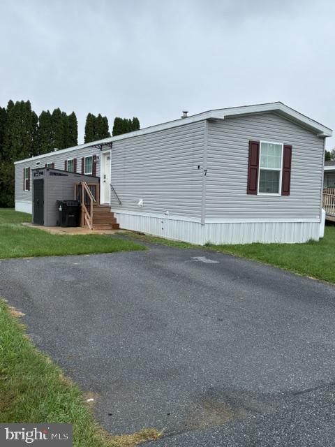 7 Northcrest — photo