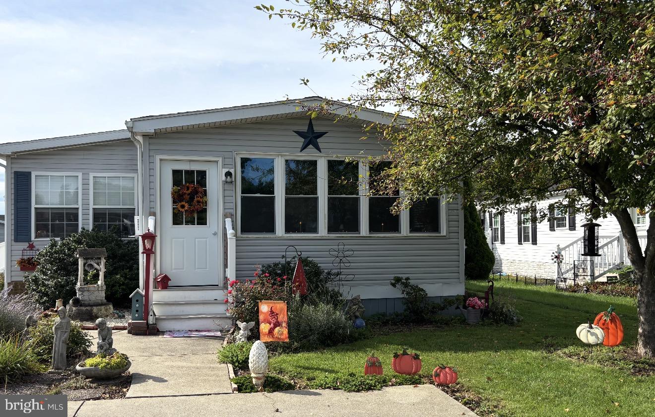 188 W Cedar St — photo