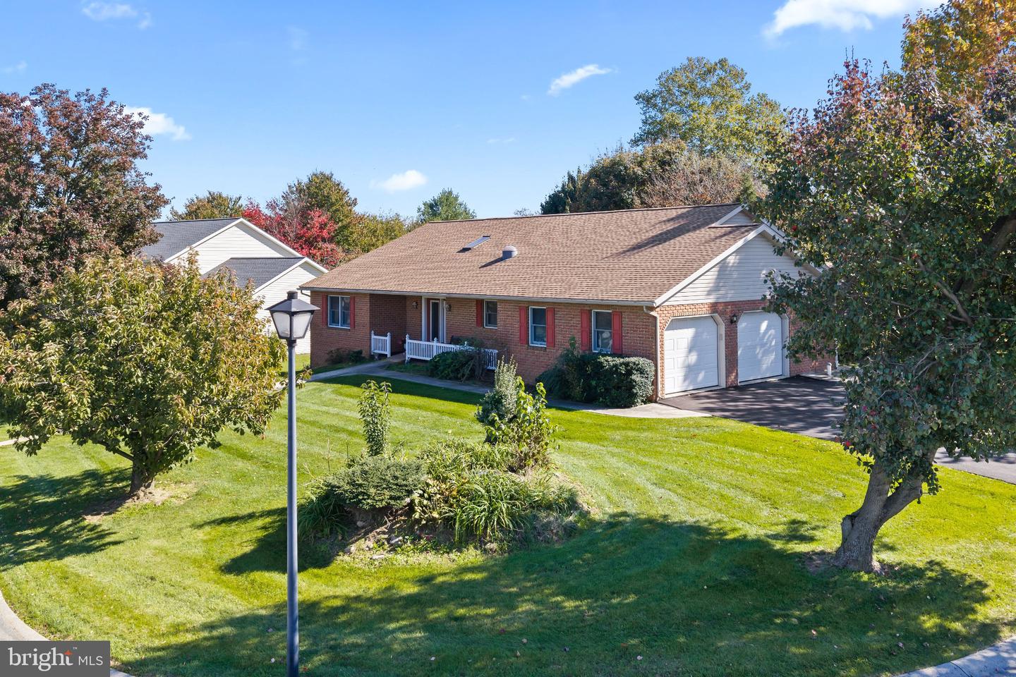 654 Richfield Dr — photo