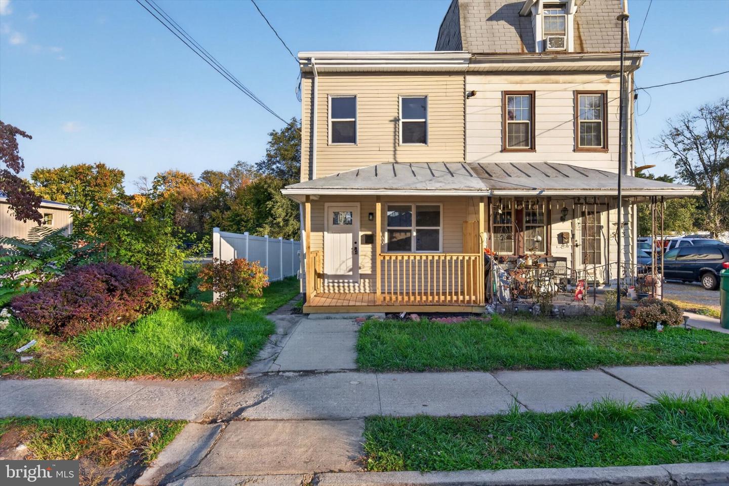 551 E Cumberland St — photo