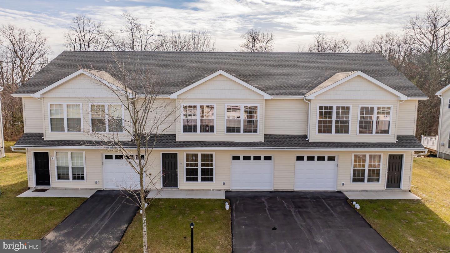 13 Nicole Ln — photo