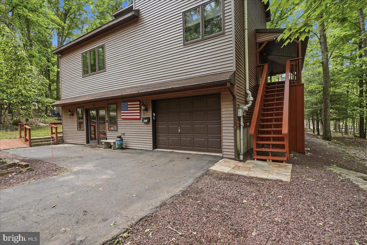 208 Owego Dr — photo