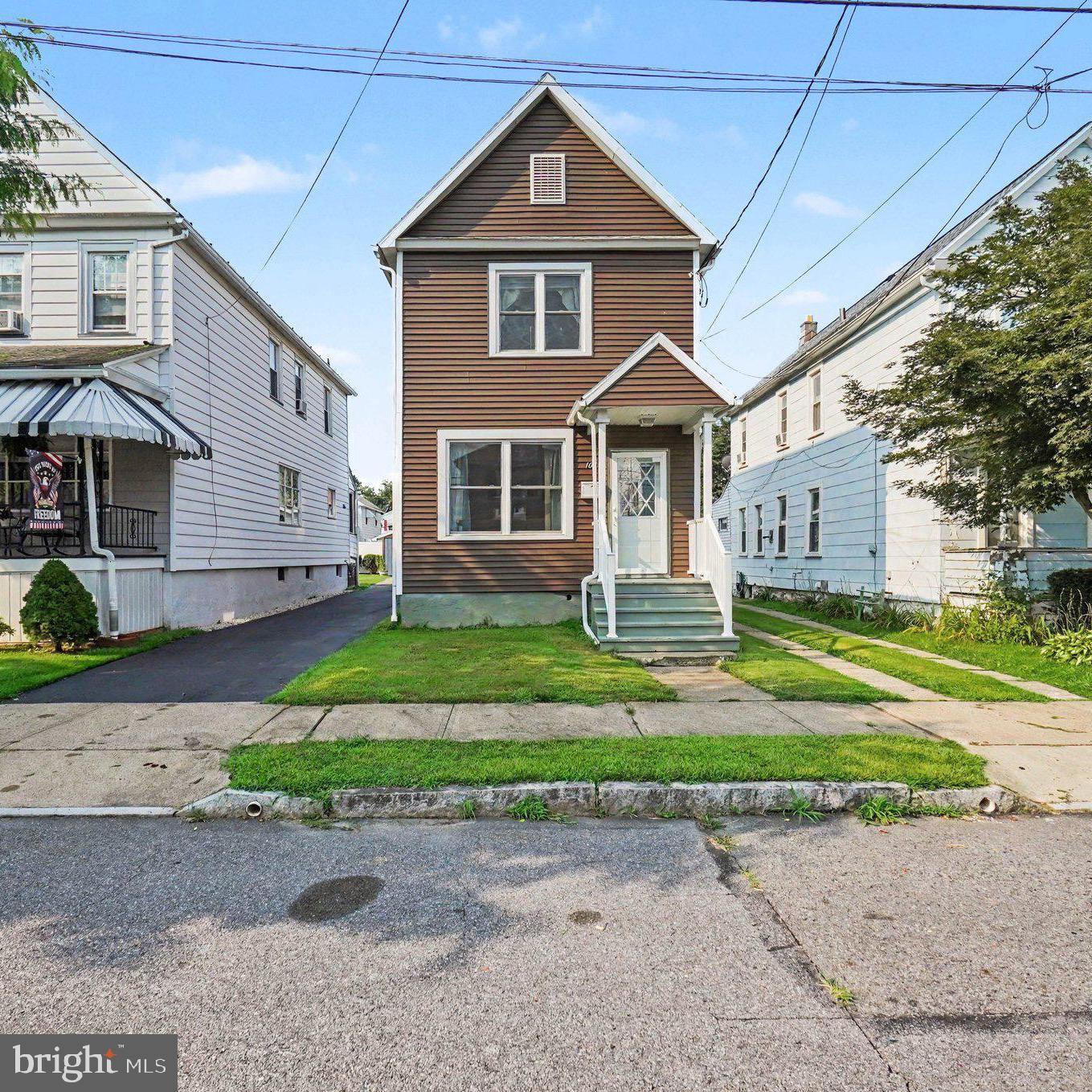 104 Lawrence St — photo