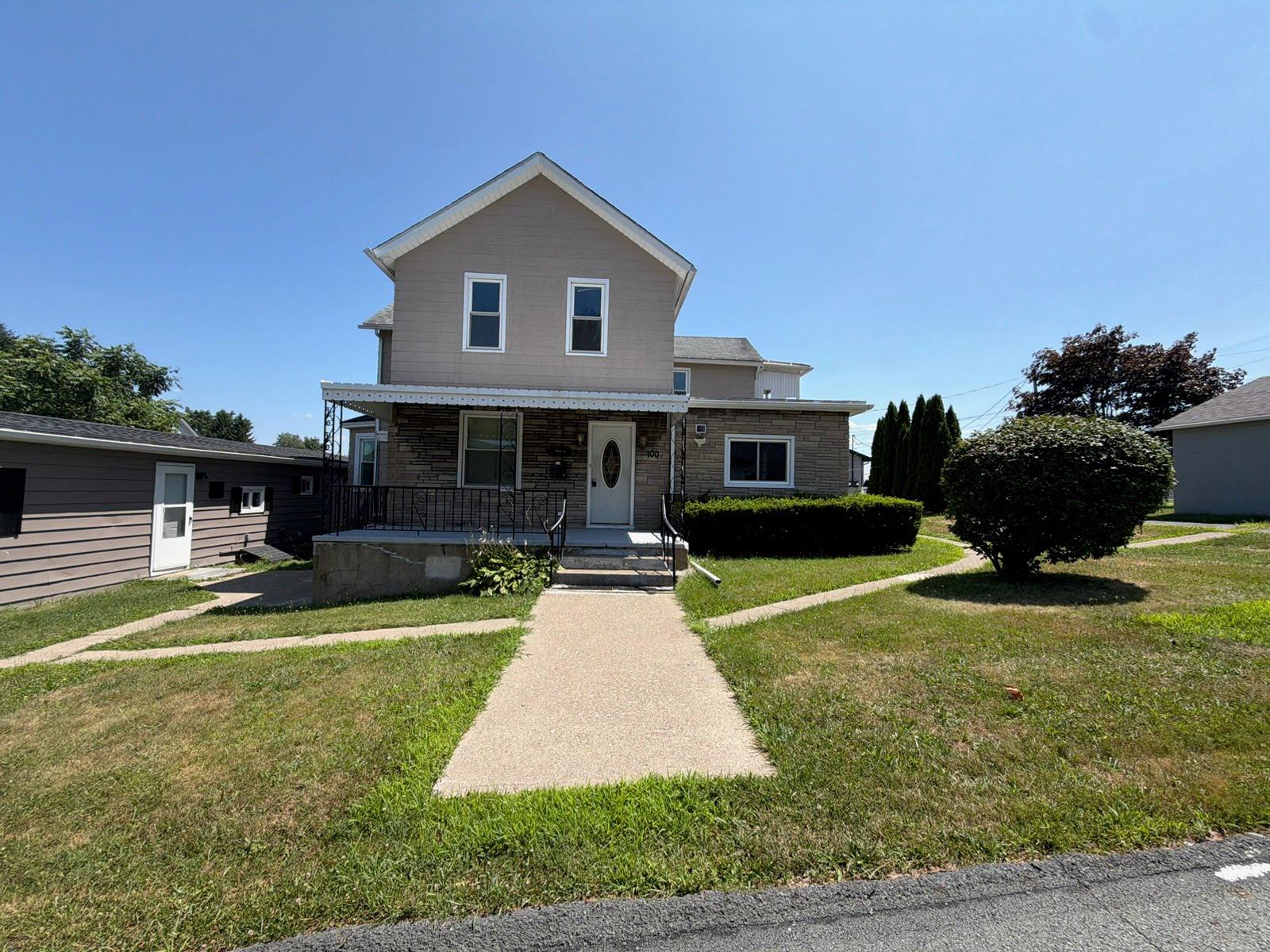 100 Rose Ln — photo
