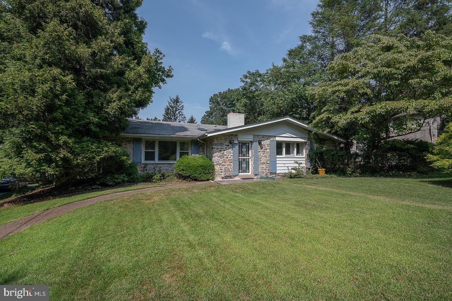 323 Hidden River Rd — photo