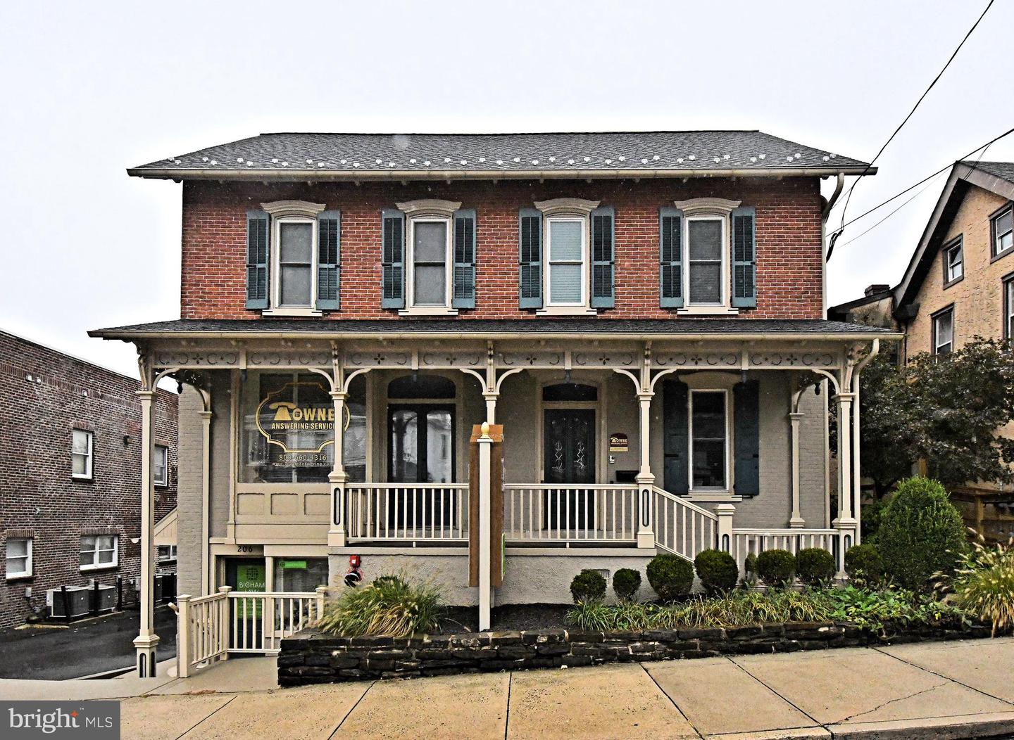 206 N Main St — photo
