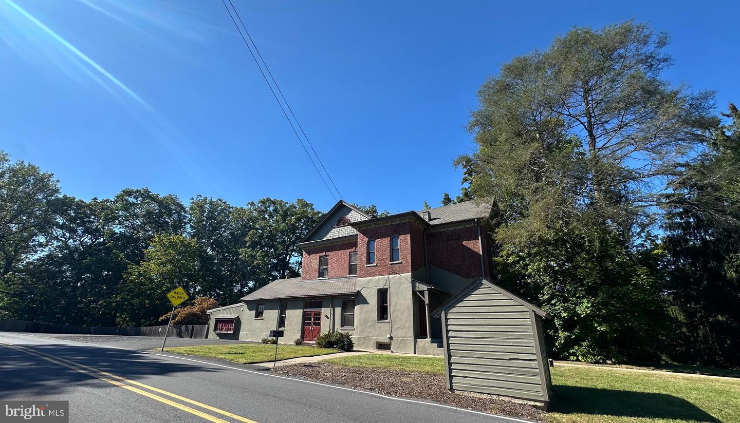 1465 N Limekiln Pike — photo