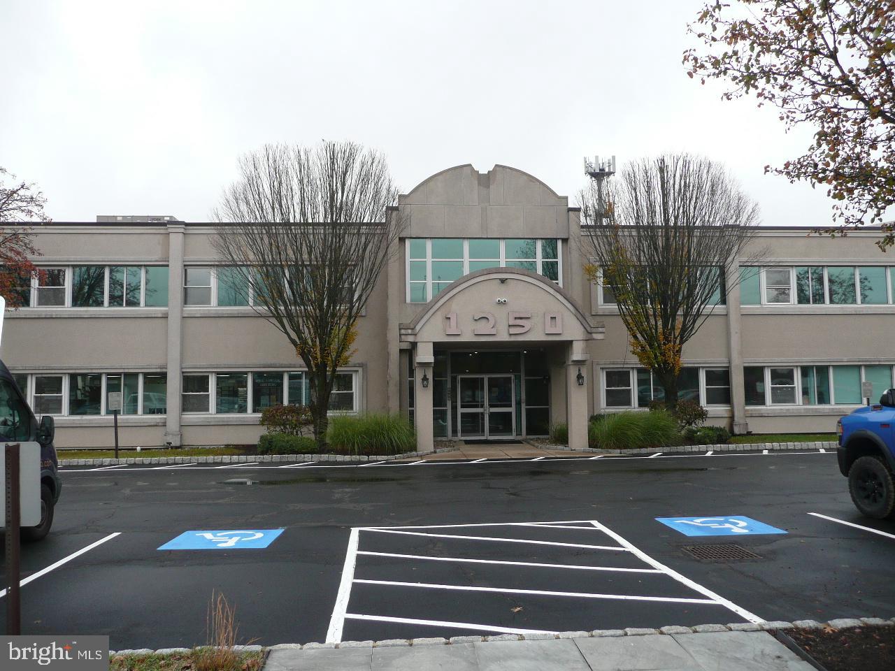 1250 Easton Rd #101 — photo