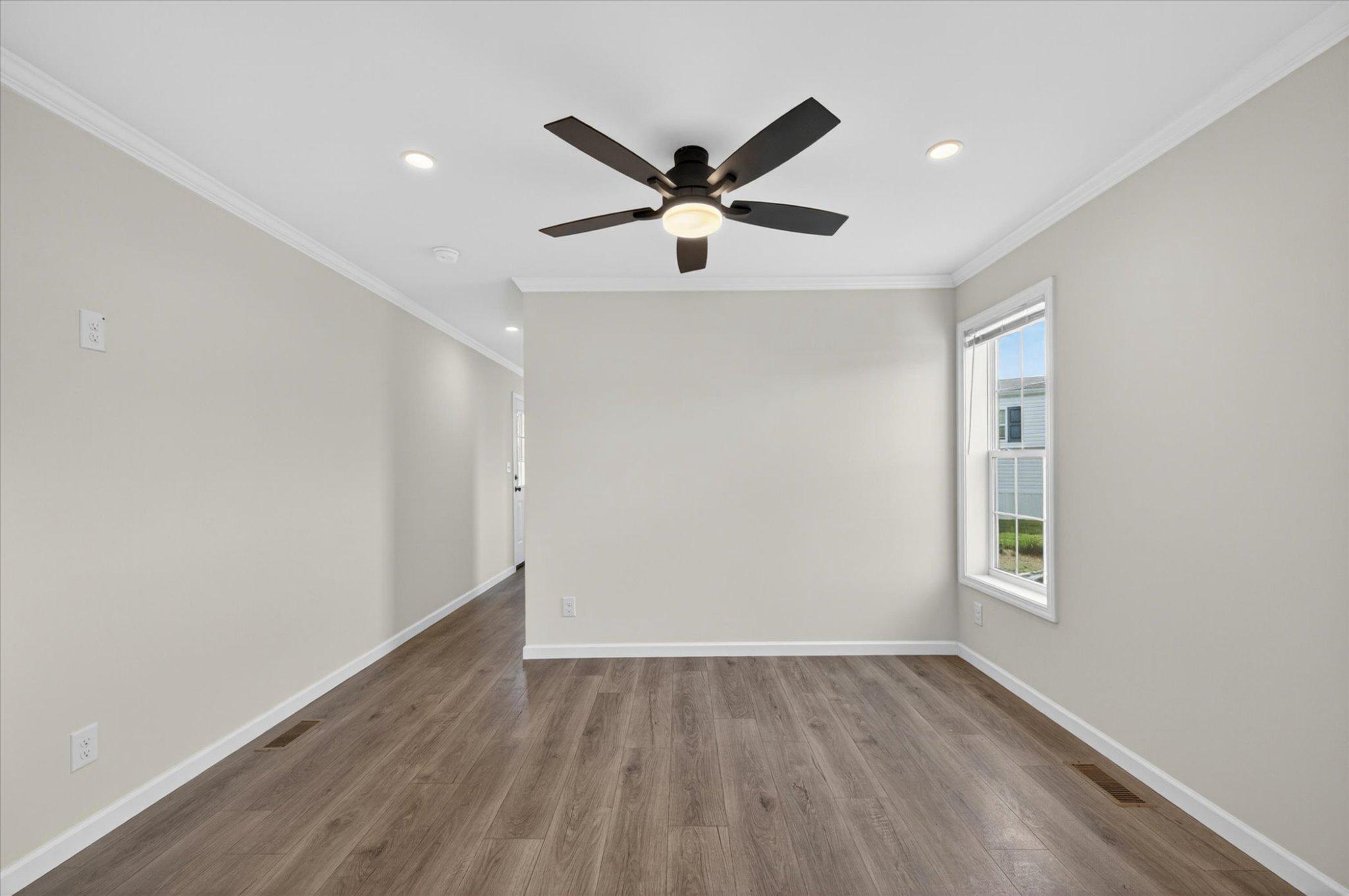 46 Center Ct — photo