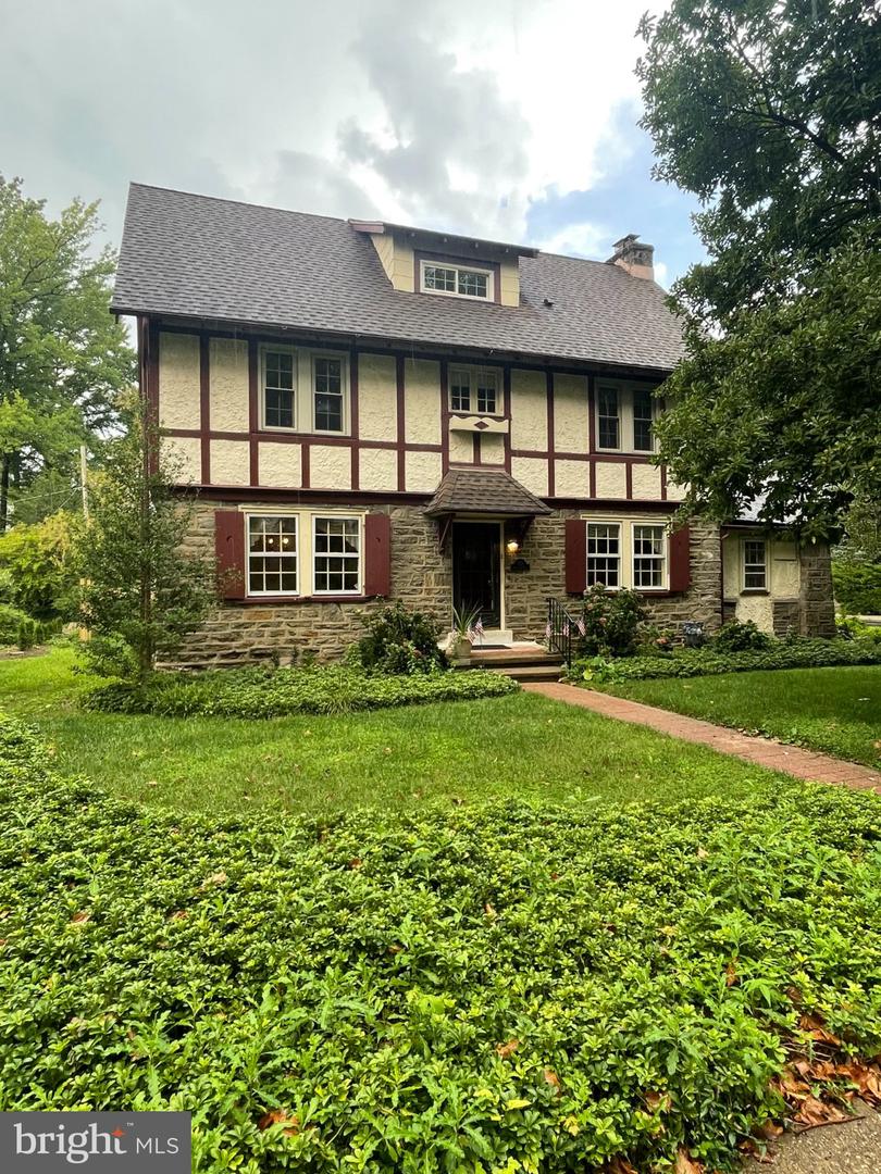 8128 Brookside Rd — photo