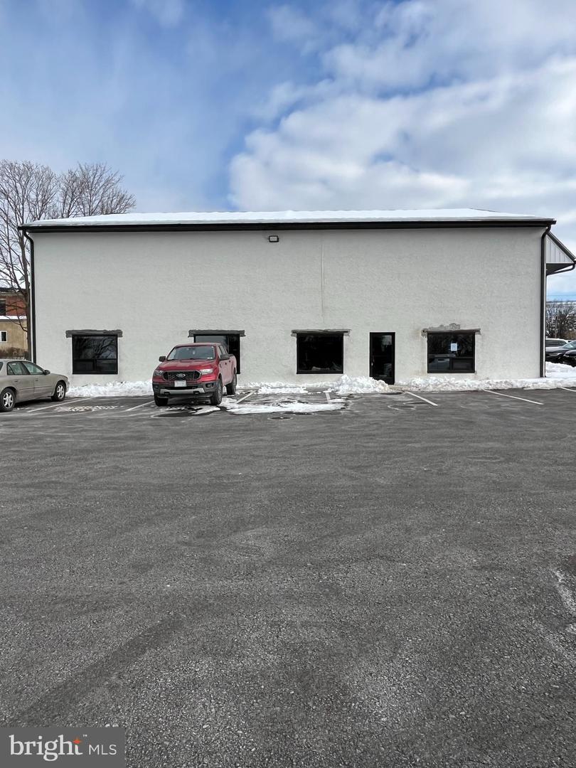 313 Main St — photo